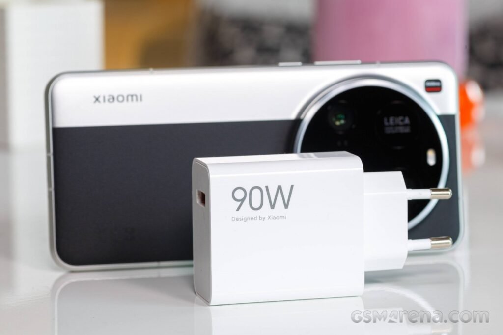 Xiaomi 15 Ultra fast charging